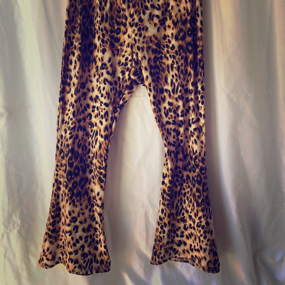 Cheetah Animal Print Bell Bottoms Stretch Plus NWT - Picture 1 of 2